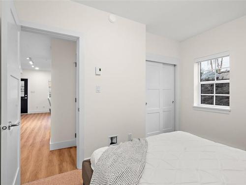 101B-1224 Richardson St, Victoria, BC - Indoor Photo Showing Bedroom