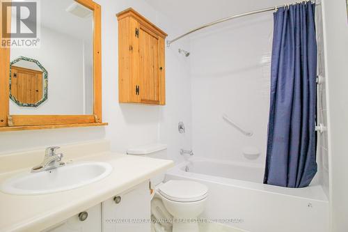 34 Silvan Drive, Welland (767 - N. Welland), ON - Indoor Photo Showing Bathroom