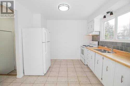 34 Silvan Drive, Welland (767 - N. Welland), ON - Indoor Photo Showing Kitchen With Double Sink