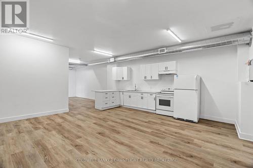 26-28 Goshen Street N, Bluewater (Zurich), ON - Indoor Photo Showing Kitchen