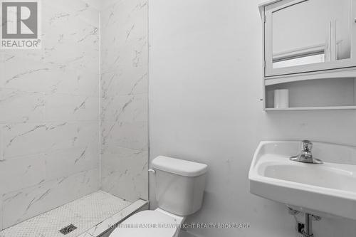 26-28 Goshen Street N, Bluewater (Zurich), ON - Indoor Photo Showing Bathroom