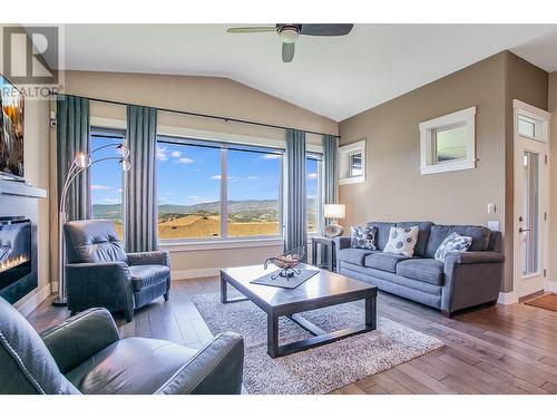 1836 Tower Ranch Boulevard Unit# 1, Kelowna, BC - Indoor Photo Showing Living Room With Fireplace