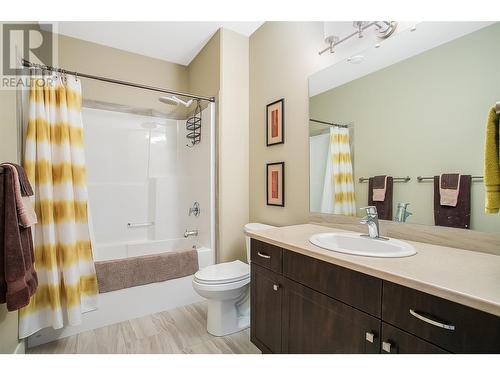 Lower level bathroom - 1836 Tower Ranch Boulevard Unit# 1, Kelowna, BC - Indoor Photo Showing Bathroom