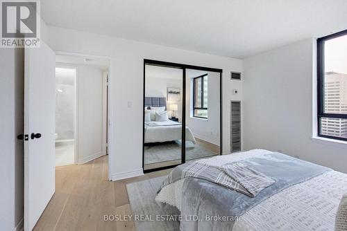 2614 - 633 Bay Street, Toronto, ON - Indoor Photo Showing Bedroom