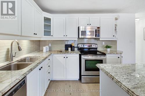 2614 - 633 Bay Street, Toronto, ON - Indoor Photo Showing Kitchen With Double Sink With Upgraded Kitchen