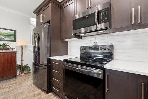 14 6211 Chilliwack River Road|Sardis South, Chilliwack, BC - Indoor Photo Showing Kitchen