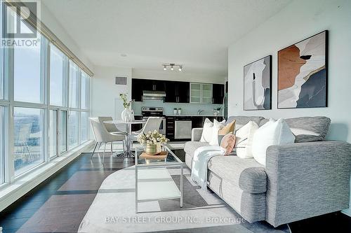 3810 - 50 Town Centre Court, Toronto, ON - Indoor Photo Showing Living Room