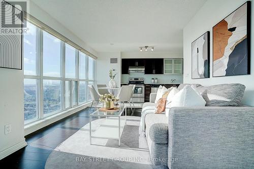 3810 - 50 Town Centre Court, Toronto, ON - Indoor Photo Showing Living Room