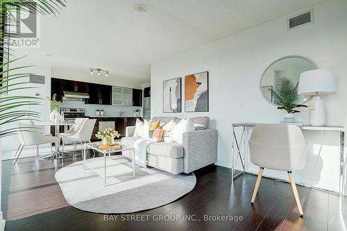 3810 - 50 Town Centre Court, Toronto, ON - Indoor Photo Showing Living Room