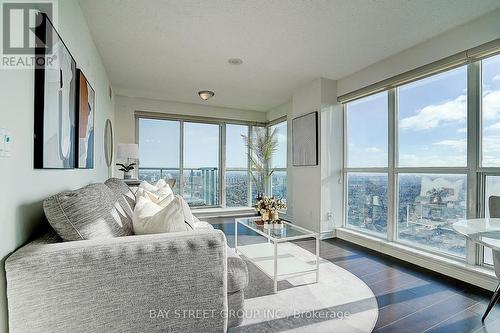 3810 - 50 Town Centre Court, Toronto, ON - Indoor Photo Showing Living Room