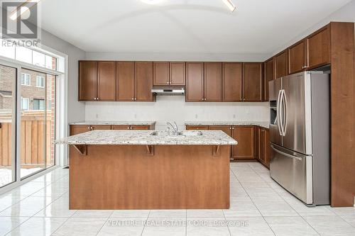 532 Mactier Drive, Vaughan, ON - Indoor Photo Showing Kitchen