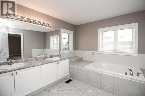 532 Mactier Drive, Vaughan, ON - Indoor Photo Showing Bathroom