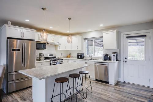 45614 Herron Avenue|Chilliwack Proper West, Chilliwack, BC - Indoor Photo Showing Kitchen