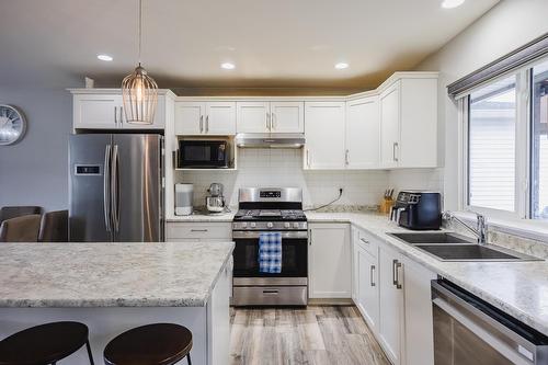 45614 Herron Avenue|Chilliwack Proper West, Chilliwack, BC - Indoor Photo Showing Kitchen With Double Sink With Upgraded Kitchen