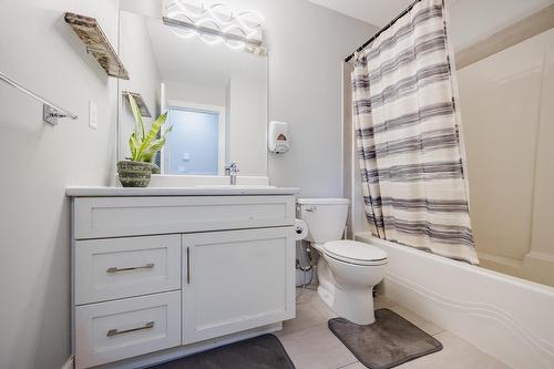 45614 Herron Avenue|Chilliwack Proper West, Chilliwack, BC - Indoor Photo Showing Bathroom