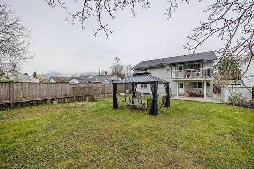 45614 Herron Avenue|Chilliwack Proper West, Chilliwack, BC - Outdoor With Deck Patio Veranda With Backyard