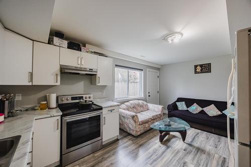 45614 Herron Avenue|Chilliwack Proper West, Chilliwack, BC - Indoor Photo Showing Kitchen