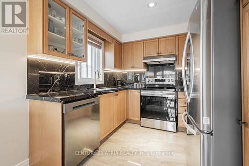 17 Macbride Crescent, Vaughan, ON - Indoor Photo Showing Kitchen With Stainless Steel Kitchen