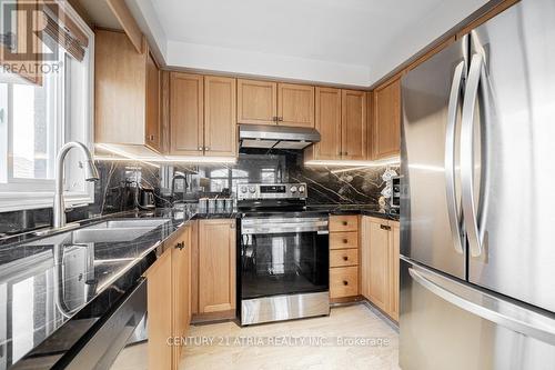 17 Macbride Crescent, Vaughan, ON - Indoor Photo Showing Kitchen With Stainless Steel Kitchen With Double Sink With Upgraded Kitchen