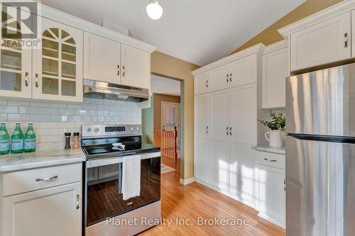 51 Cherry Blossom Circle, Guelph (Village By The Arboretum), ON - Indoor Photo Showing Kitchen