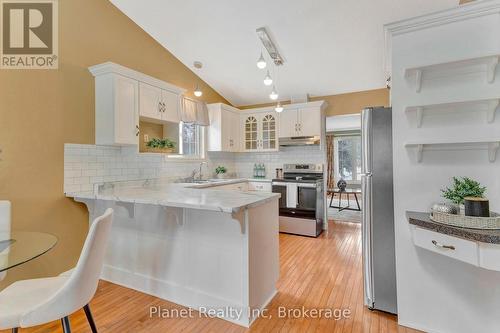 51 Cherry Blossom Circle, Guelph (Village By The Arboretum), ON - Indoor Photo Showing Kitchen With Upgraded Kitchen