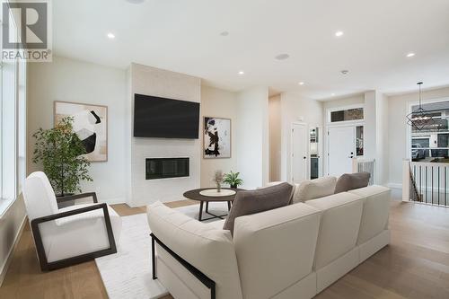 2811 Copper Ridge Drive, West Kelowna, BC - Indoor Photo Showing Living Room With Fireplace