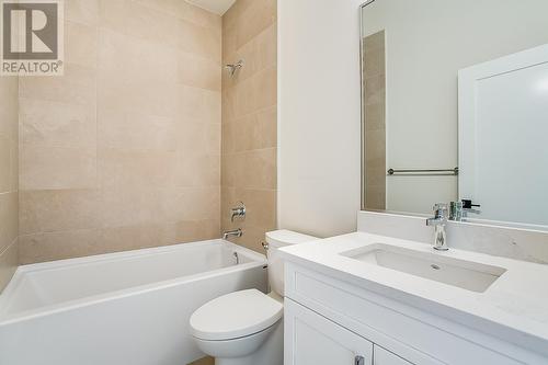 2811 Copper Ridge Drive, West Kelowna, BC - Indoor Photo Showing Bathroom