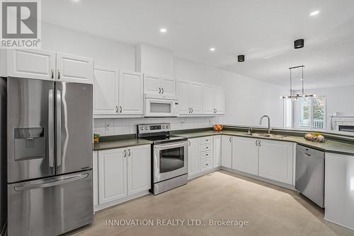 7 Eileen Crescent, Ottawa, ON - Indoor Photo Showing Kitchen With Upgraded Kitchen