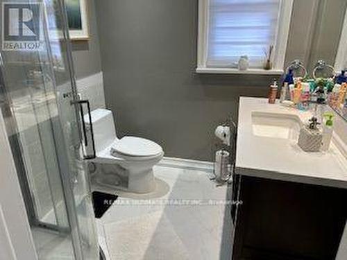 21 Benway Drive, Toronto, ON - Indoor Photo Showing Bathroom