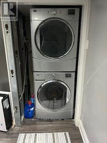 21 Benway Drive, Toronto, ON - Indoor Photo Showing Laundry Room