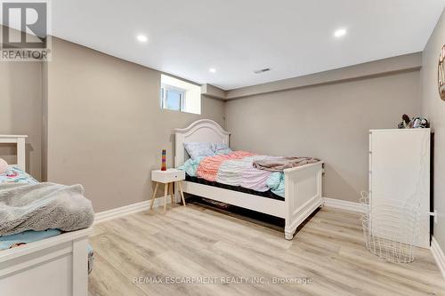 131 Sunnyridge Road, Hamilton, ON - Indoor Photo Showing Bedroom