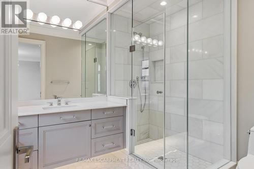 282 Tudor Avenue, Oakville, ON - Indoor Photo Showing Bathroom