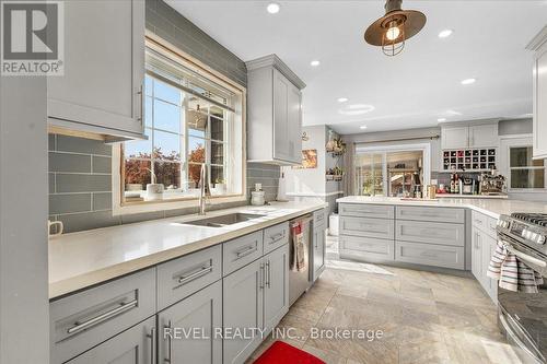 4821 Sherkston Road, Port Colborne, ON - Indoor Photo Showing Kitchen With Double Sink With Upgraded Kitchen