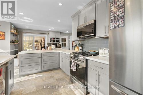 4821 Sherkston Road, Port Colborne, ON - Indoor Photo Showing Kitchen With Upgraded Kitchen