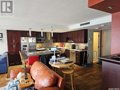 2102 5Th - 315 5Th Avenue N, Saskatoon, SK - Indoor Photo Showing Kitchen