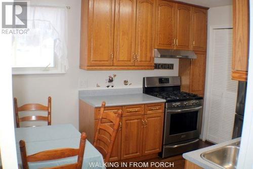 577 Bush St W, Sault Ste Marie, ON - Indoor Photo Showing Kitchen