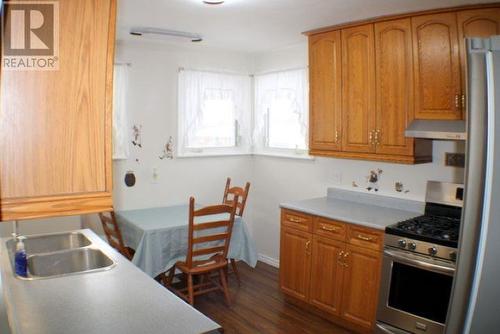 577 Bush St W, Sault Ste Marie, ON - Indoor Photo Showing Kitchen With Double Sink