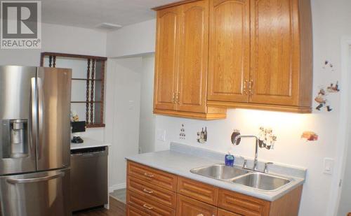 577 Bush St W, Sault Ste Marie, ON - Indoor Photo Showing Kitchen With Double Sink