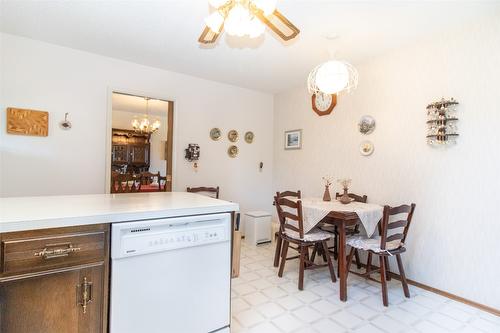 11 Caro Road, Kelowna, BC - Indoor Photo Showing Dining Room