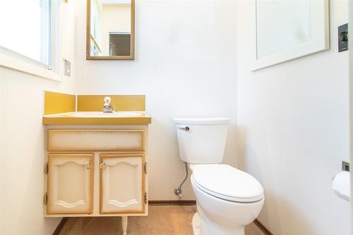 11 Caro Road, Kelowna, BC - Indoor Photo Showing Bathroom