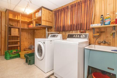 11 Caro Road, Kelowna, BC - Indoor Photo Showing Laundry Room