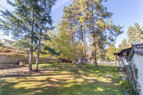 11 Caro Road, Kelowna, BC - Outdoor