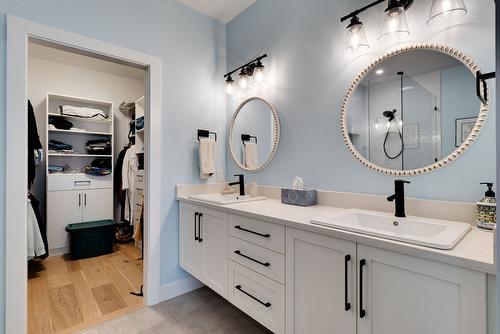 2-935 Borden Avenue, Kelowna, BC - Indoor Photo Showing Bathroom