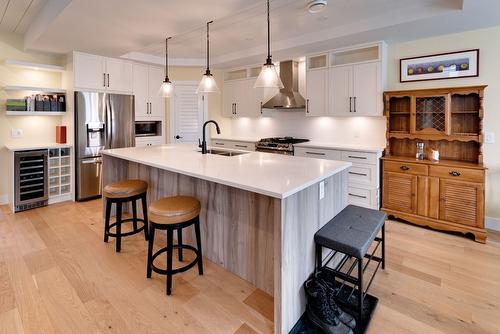 2-935 Borden Avenue, Kelowna, BC - Indoor Photo Showing Kitchen With Double Sink With Upgraded Kitchen