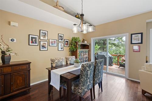 32-2210 Horizon Drive, West Kelowna, BC - Indoor Photo Showing Dining Room