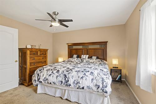 32-2210 Horizon Drive, West Kelowna, BC - Indoor Photo Showing Bedroom