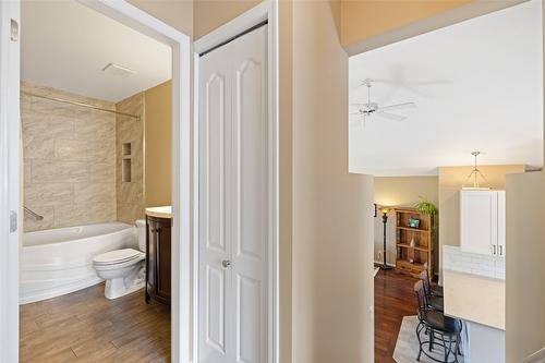 32-2210 Horizon Drive, West Kelowna, BC - Indoor Photo Showing Bathroom