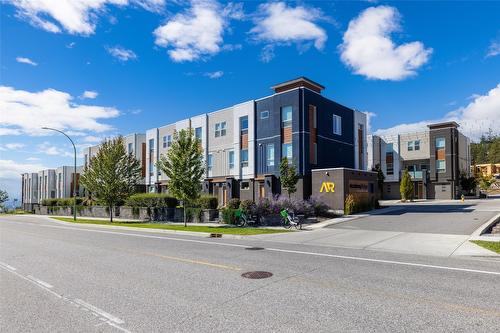 338-610 Academy Way, Kelowna, BC - Outdoor