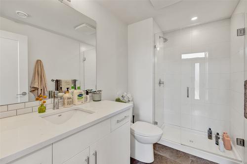 338-610 Academy Way, Kelowna, BC - Indoor Photo Showing Bathroom