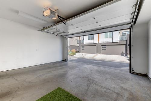 338-610 Academy Way, Kelowna, BC - Indoor Photo Showing Garage